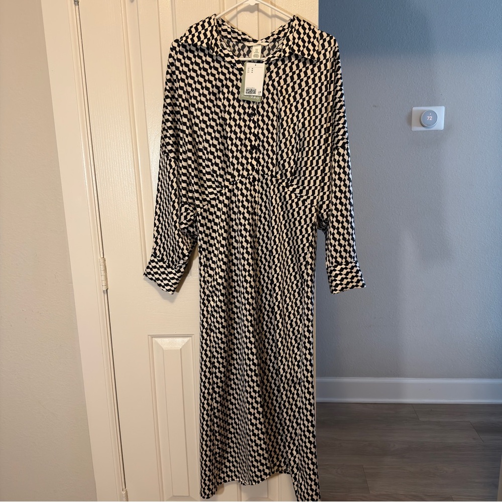 H&M Black and White Geometric Dress
